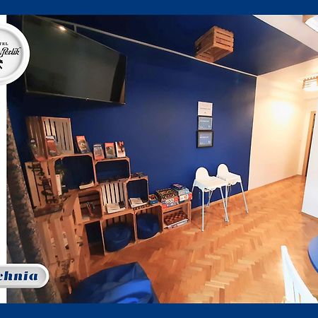 Hostel Mlotek I Perlik Tarnowskie Gory Exterior photo